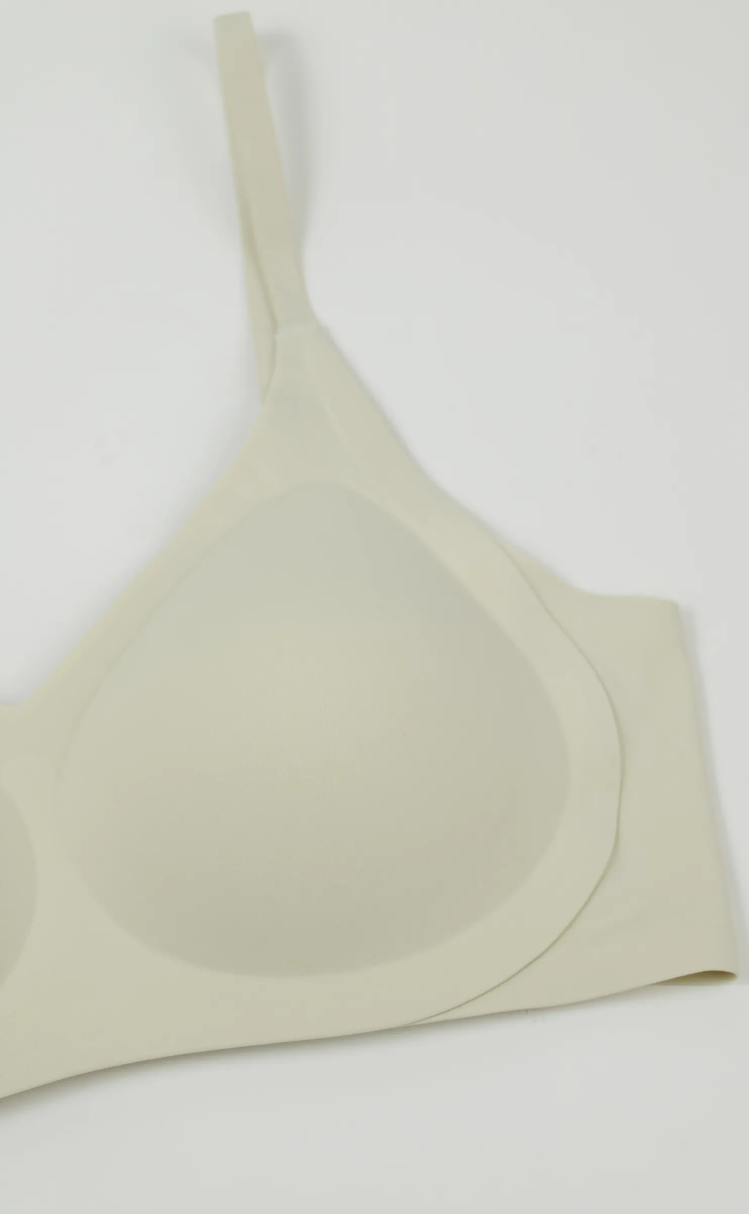 Basis-U • Shaping Seamless Bra