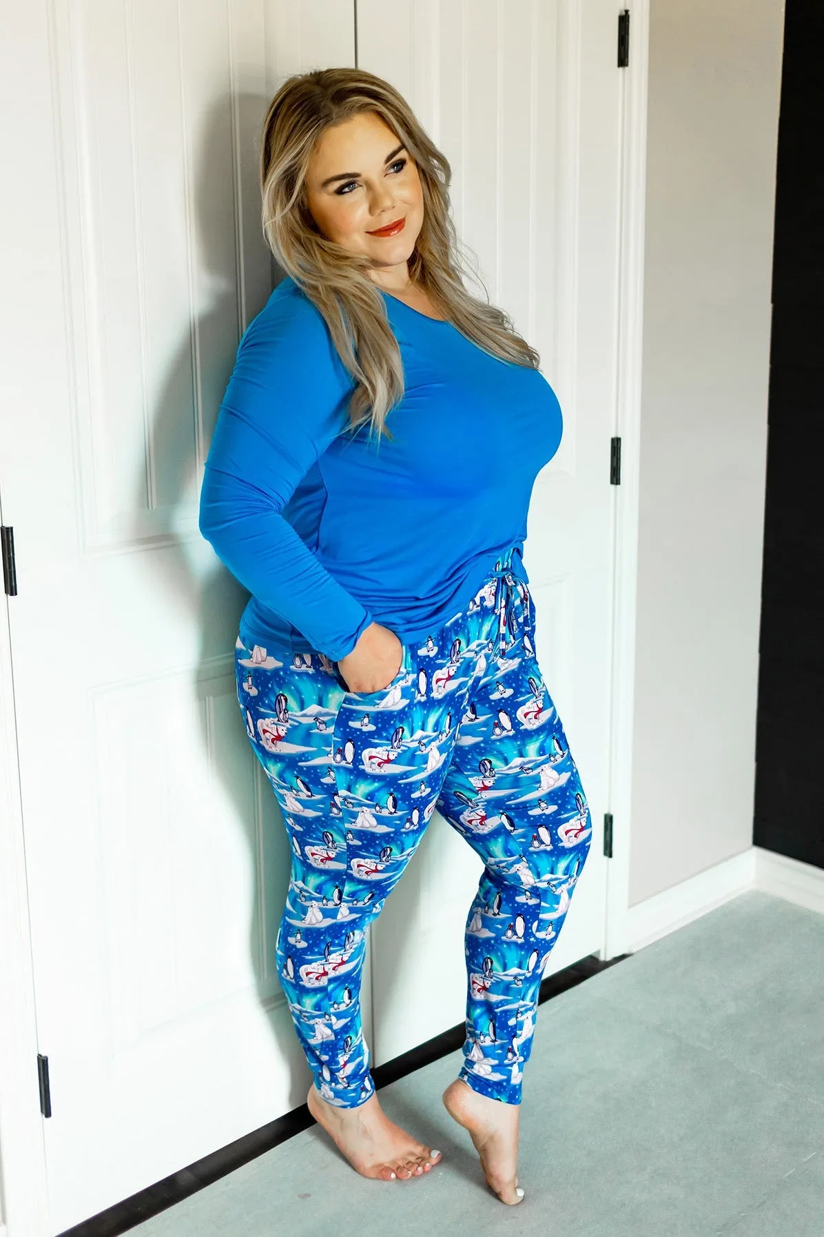 Northern Lights, Polar Bears & Penguins Women's Long Sleeve Pajama Set